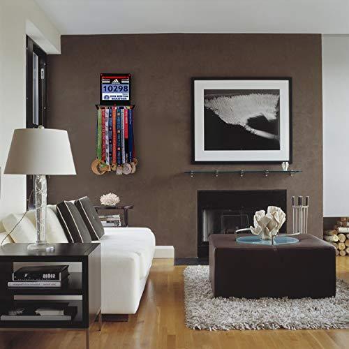 Metal wall decor in a modern living space